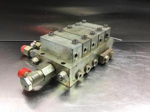 Liebherr Verteilerblock